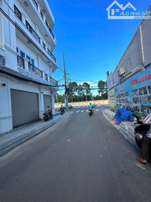BÁN NHÀ HXH HOÀNG HOA THÁM,P13,Q TÂN BÌNH. 4,2 X 11,5. 4 TẦNG.HĐT 20 TRIỆU. GIÁ 11.2 TỶ TL