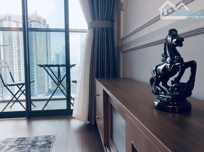 CĂN GÓC ĐẸP NHẤT TRỤC CẦU GIẤY – HÀ NỘI CENTER POINT 86M², 2 NGỦ FULL ĐỒ, SỔ SẴN – CHỈ 7 T