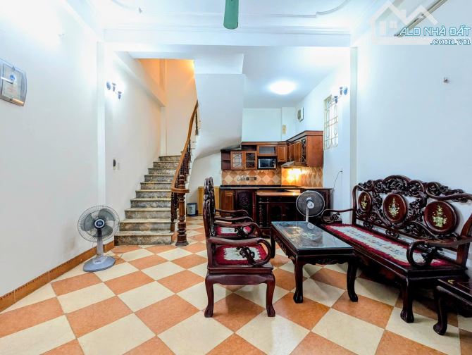 Bán nhà 4 tầng lô góc thoáng sáng, Bùi Xương Trạch – giá chỉ 6,79 tỷ