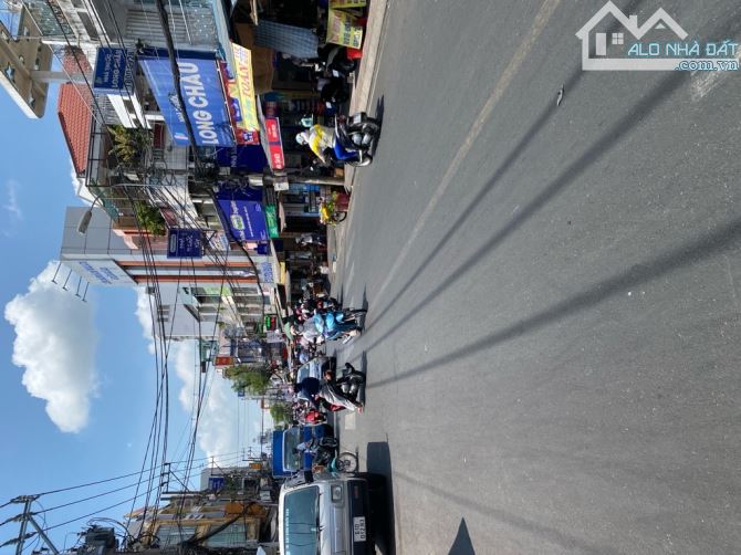 XE HƠI NGỦ TRONG NHÀ- KHU DÂN CƯ HIỆN HỮU- NGUYỄN THỊ TẦN- QUẬN 8- GÍA 7 TỶ 8 .