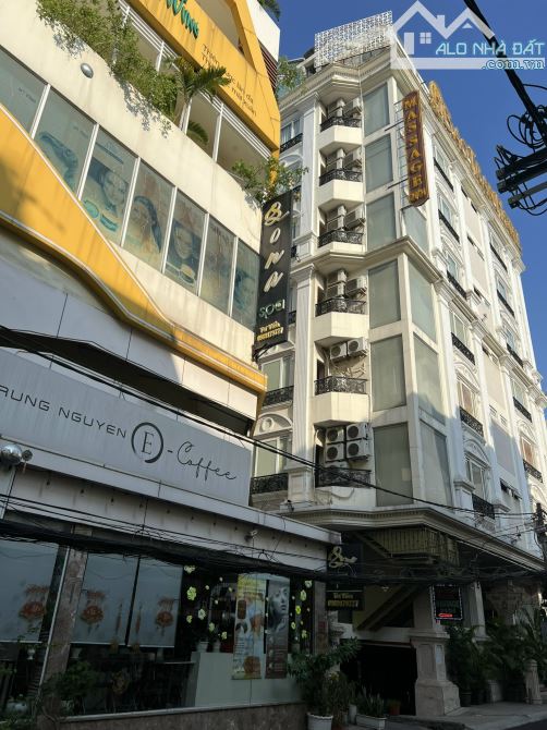 Toà nhà 8 tầng CHDV 54 Phòng + Thang máy HĐT: 180tr/1th.Đường CMT8 Q.10 Giá bán: 28 Tỷ.