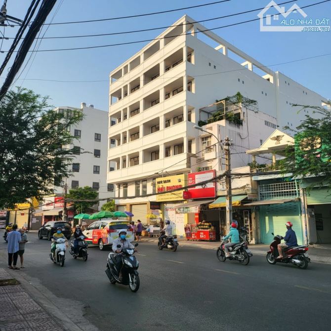 Bán gấp nhà siêu vị trí mặt tiền đường Nguyễn Du, Bến Nghé, Q.1, DT: 1052m2 KC:2 tầng