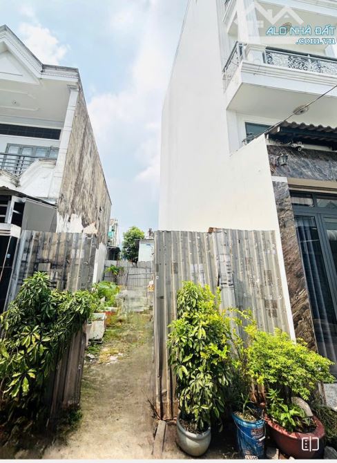 Bán Đất Ngay Chợ Hiệp Thành Q12 - 59M2 (4 x15 ) - HXT 2 Mặt Tiền -  Chỉ 3,73 Tỷ.