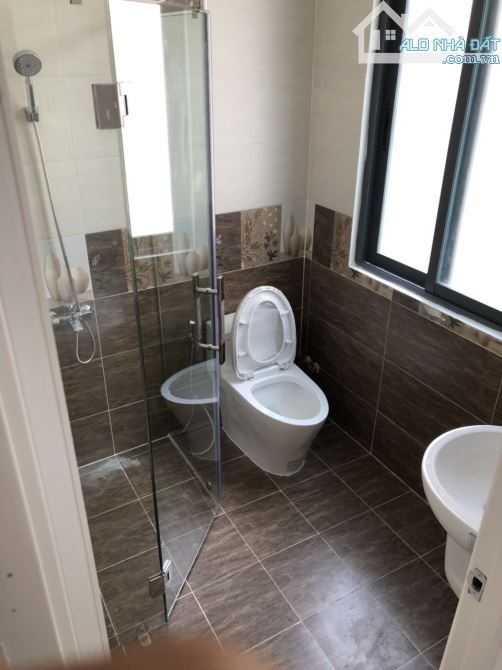 KHÁCH SẠN MT HẺM THỐNG NHẤT -P10 , DT : 4.5m x 19m ,GIÁ CHỈ : 11.7 TỶ TL