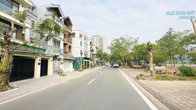 Siêu phẩm ! Bán Biệt Thự Thô DT:114m2 .Gara ô tô , view công viên. Giá : 33.5 Tỷ