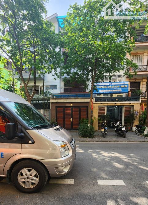Bán nhà đẹp Trần Điền – Mặt phố gần hồ, 5 tầng ~40m², giá chỉ hơn 17 tỷ | Ở sướng, đầu tư