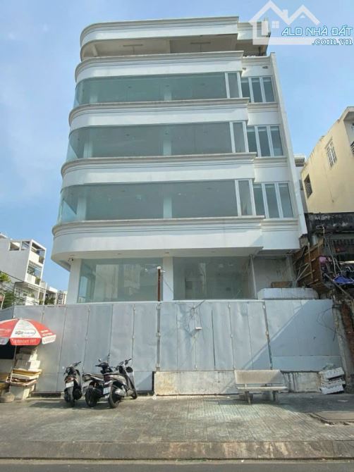 bán góc 2mt đường hoà hưng,p.12, q.10 dt: 15x11 kc: 1 hầm 6 lầu thang máy hdt: 170triệu