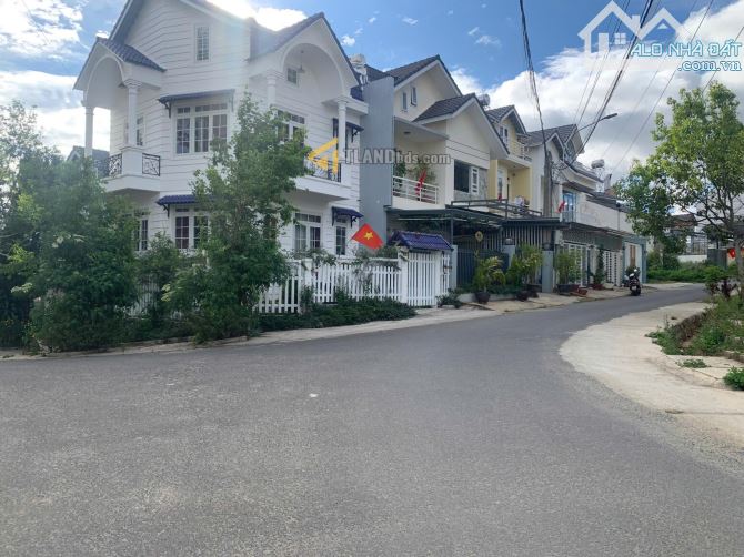 Nhà đẹp mặt tiền KQH Ngô Quyền Đà Lạt 100m2 giá chỉ 10.5 tỷ