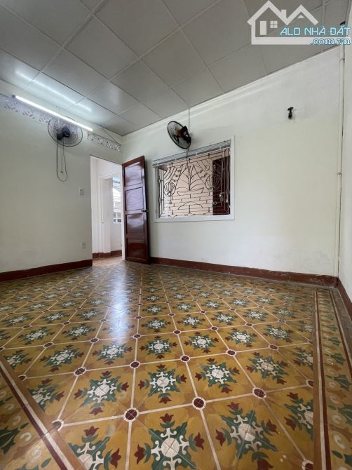 Bán nhà mặt tiền 3 tầng Lý Tự Trọng Hải Châu 100m2 giá 13.7 tỷ