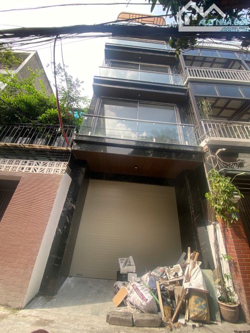Bán nhà Bồ Đề Long Biên 60m2 xây 5 tầng thang máy gara ôtô , ngõ ô tô chạy vòng quanh