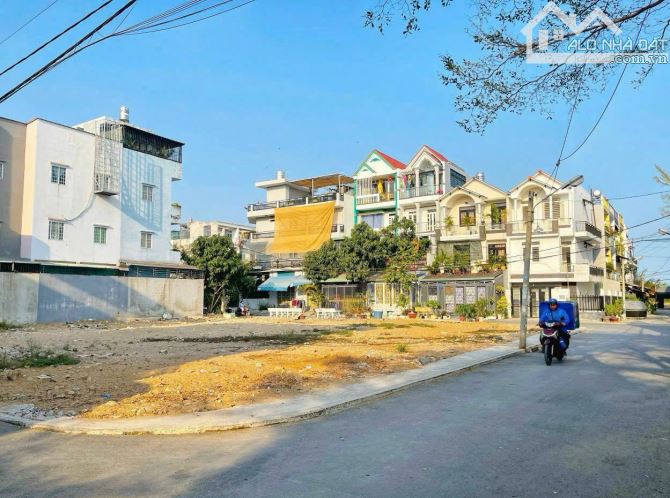 Đi Úc, bán đất 90m2 sát MT Lê Văn Lương, HXH, gần cầu Long Kiển
