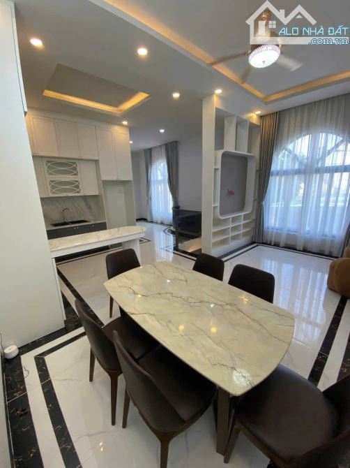 cần chuyển nhượng lại khu nhà như hình quý khách hàng có nhu cầu liên hệ e thành