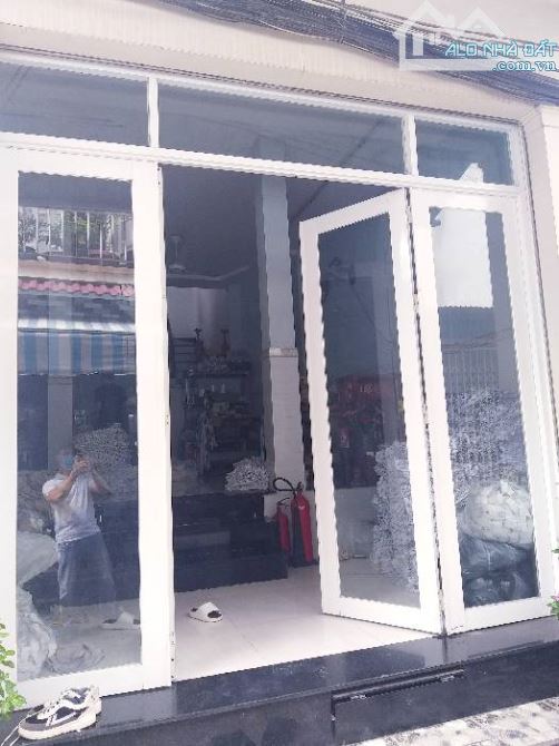 Ngang 4.3 x21 -3tấm  Xe hơi cách nhà 39m có 59 triệu m2