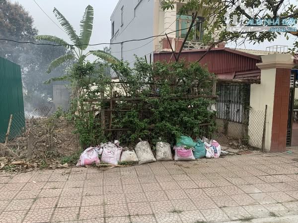 Đất trung tâm phường Xuân Hòa view đồi thoáng mát – Mặt đường lớn, gần 150m²