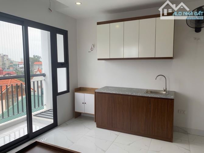 Chưng cư mini căn hộ dịch vụ thang máy Cầu Giấy 50m dòng tiền 45tr 1 tháng.