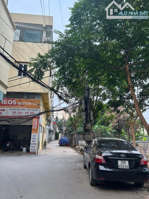 Siêu Phẩm Nhà Ngọc Hồi, Thanh Trì-34m2,2 thoáng-Ô tô tránh trước nhà-Chỉ 6.8 tỷ.