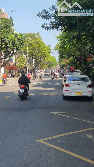 Nhỉnh 8 TỶ: BÁN ĐẤT BIỆT THỰ ĐÀ NẴNG - Gần đg HUỲNH NGỌC HUỆ: 180m² = 9m x 20m