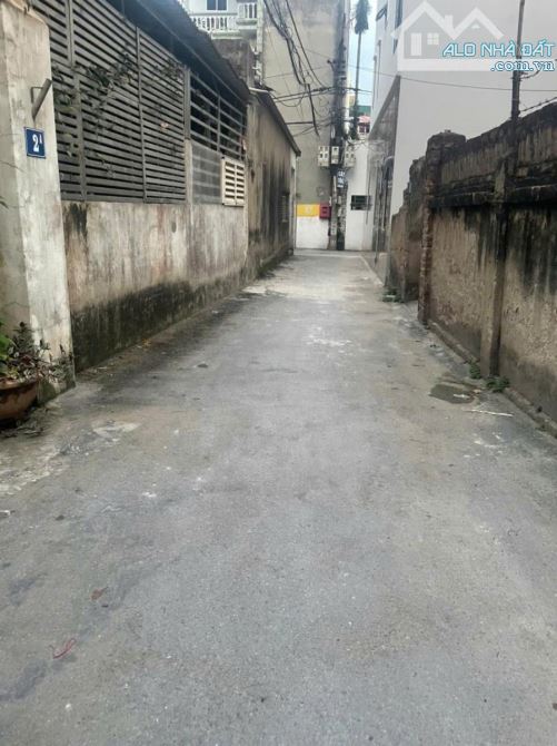 Nhà đẹp và rẻ - 35m x 5 tầng - MT 4,5m oto vào nhà - 5,45 tỷ có bớt - 10