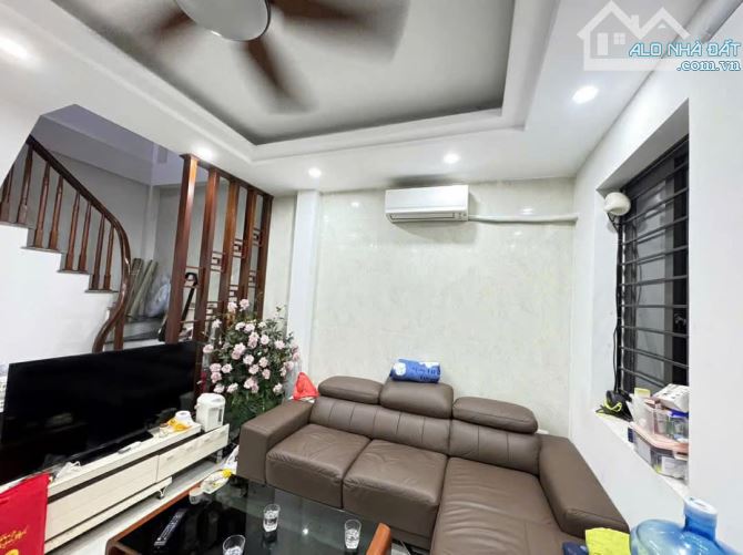 BÁN NHÀ LÔ GÓC NGỌC THỤY LONG BIÊN 6 tỷ 36m 5 tầng, MT 4m ô tô, kinh doanh, gần Hồng Tiến. - 1