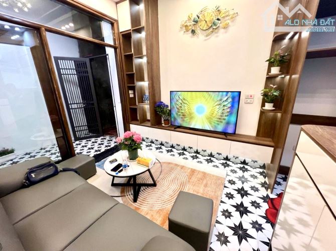 BÁN NHÀ VIP ĐỐNG ĐA -NGÕ BA GÁC - 30M RA PHỐ TRUNG PHỤNG - FULL NỘI THẤT CHỈ HƠN 6 TỶ - 1