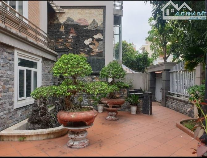 Bán biệt thự lô góc khu cao cấp 97 Bạch Đằng, Hồng Bàng DT: 293m Giá: 30 tỷ 900tr - 1