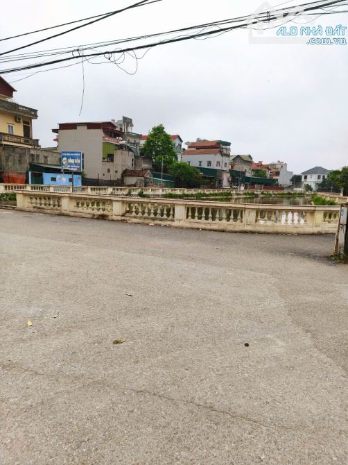 BÁN ĐẤT ĐÔNG DƯ GIA LÂM,VIEW HỒ,GẦN TRƯỜNG HỌC, Ô TÔ ĐỖ TẬN CỬA DT 40 GIÁ 3,8TỶ - 1