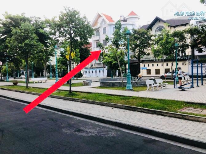 BT 14.7 x16m 3 lầu wie công viên khu Tân Quy Đông Quận 7. - 1