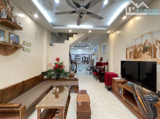 Bán gấp nhà tại Quang Tiến, Gần Vinsmart - 60m2 x 4 tầng - Ô tô, kinh doanh - 1