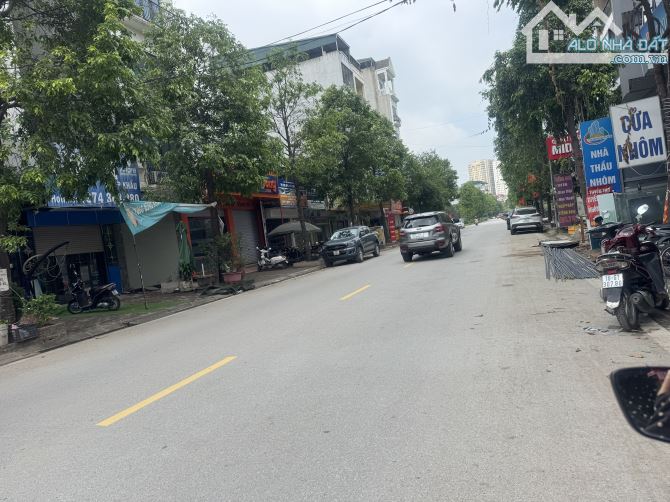 Bán nhà liền kề văn phú 50m phân lô vỉa hè ô tô tránh - 1
