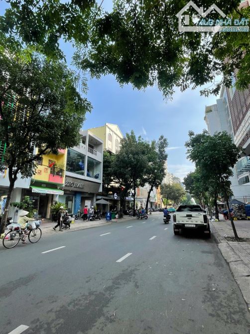 GÓC 2 MT Nguyễn Đình Chiểu, Q. 3 - 132m2 (7.8 x 17) - 5 Tầng - HĐT 250Tr/Th - Giá 68 Tỷ - 1