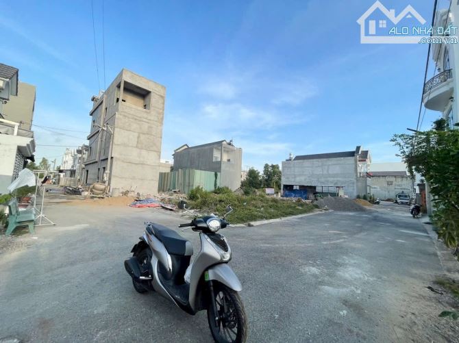 BÁN ĐẤT DT: 90M2 (NGANG 5,5M) SỔ RIÊNG THỔ CƯ 100% ĐƯỜNG NHỰA 7M THÔNG THOÁNG P. HOÁ AN - 1