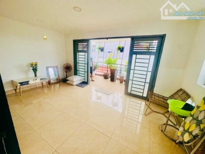 Bán nhà lô góc Trần Thị Trọng, Tân Bình 84m², 4 tầng, đường 9m có lề, chỉ hơn 8,9 tỷ - 1