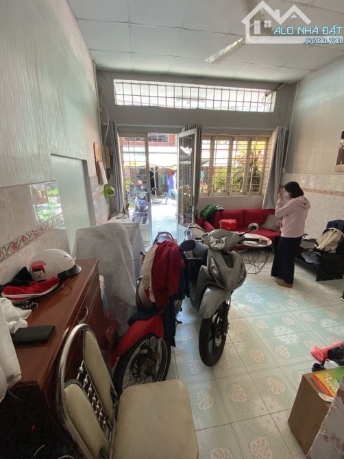 XE HƠI NGỦ TRONG NHÀ- KHU DÂN CƯ HIỆN HỮU- NGUYỄN THỊ TẦN- QUẬN 8- GÍA 7 TỶ 8 . - 1