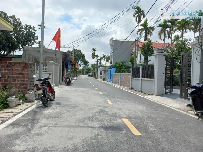 Mặt đường nhựa TDP Hầu Lâm Động em chào bán một lô 97m cực đẹp giá 2,x tỷ. - 1