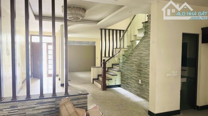 Siêu phẩm ! Bán Biệt Thự Thô DT:114m2 .Gara ô tô , view công viên. Giá : 33.5 Tỷ - 1