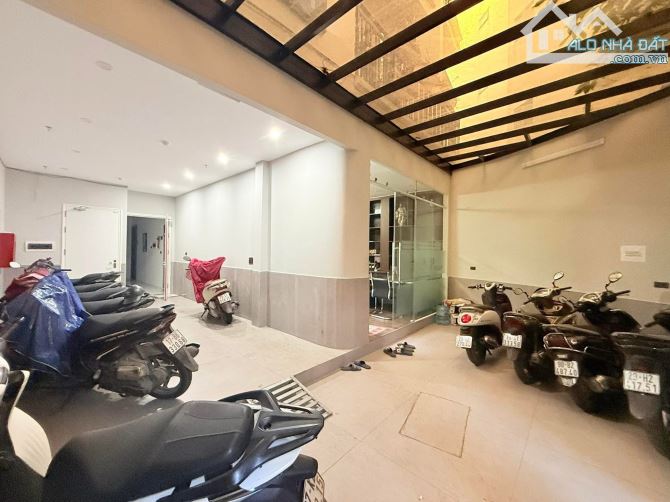 Bán nhà Phương Liệt - Căn góc - ô tô tránh - 145m - 5T - Thang máy 38 tỷ - 1