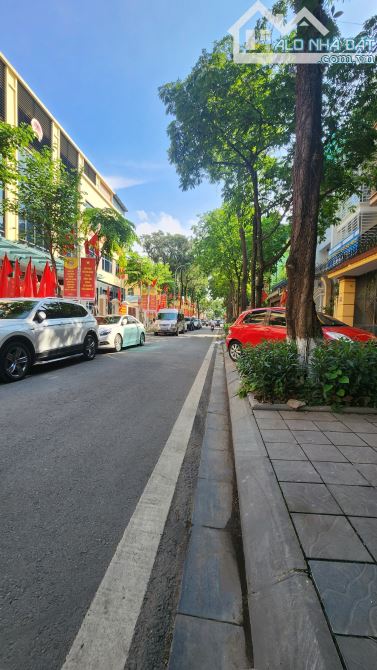 Bán nhà đẹp Trần Điền – Mặt phố gần hồ, 5 tầng ~40m², giá chỉ hơn 17 tỷ | Ở sướng, đầu tư - 1