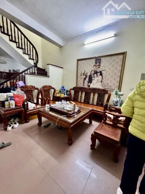 Bán Gấp NHÀ DÂN XÂY Ngọc Thuỵ 58m2-Mt 5m- hơn 12 tỷ-KHU PHÂN LÔ LIỀN KỀ ĐẦM NẤM-VỈA HÈ-OTO - 1