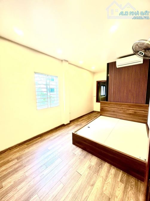 Nguyễn Đổng Chi. 50m. 4 tầng. Ô tô đỗ cửa. Mặt tiền rộng. 10 tỷ - 1
