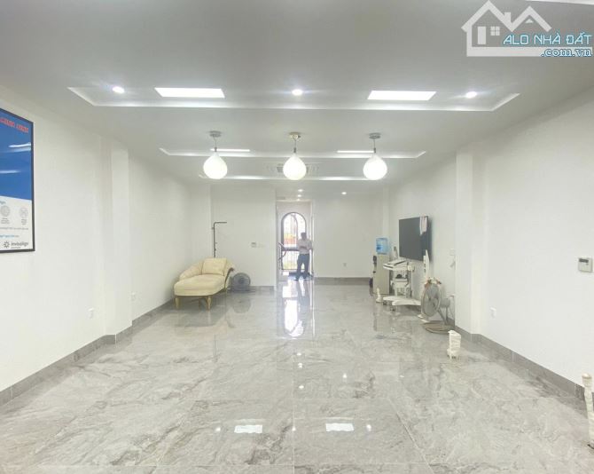Bán nhà Ngọc Thụy Phân lô Vỉa hè Ô tô tránh 7T Thang Máy Nội thất hiện đại 60m2 30.5 tỷ - 1