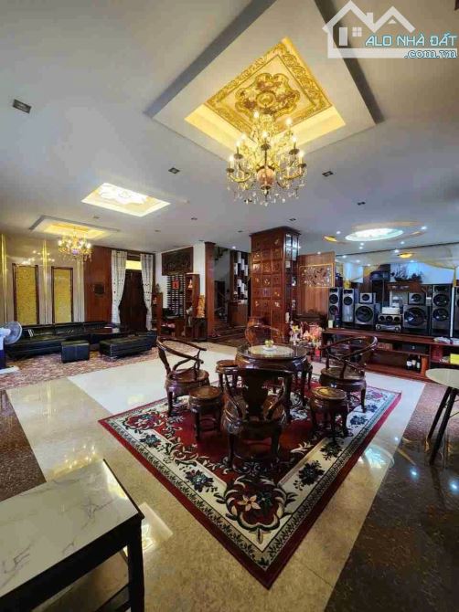 🔥Biệt thự 3 tầng 6P. Ngủ 455m2 nội thất gỗ quý hiếm- Cách Mạng Tháng 8- Đà Nẵng👉19,9 tỷ - 1