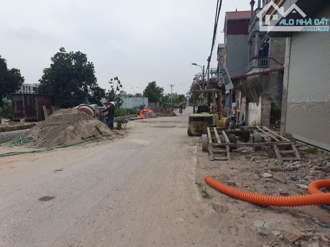 BÁN ĐẤT SIÊU PHẨM - 2 MẶT NGÕ, Ô TÔ ĐỖ CỬA, ĐẦU TƯ HAY Ở ĐỀU TUYỆT-KHU VỰC NẰM SÁT UBND,NH - 1