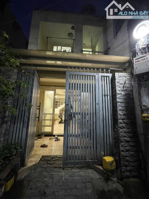 NHÀ 3 TẦNG BTCT 52M2 - HẺM RỘNG THOÁNG - GẦN CÔNG VIÊN, VINCOM - 1