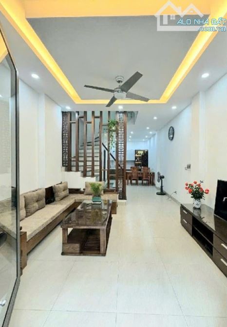 SIÊU PHẨM - BÁN NHÀ ĐẸP NGUYỄN VĂN CỪ LONG BIÊN, Ô TÔ VÀO NHÀ, GẦN PHỐ, GIÁ MỀM - 1