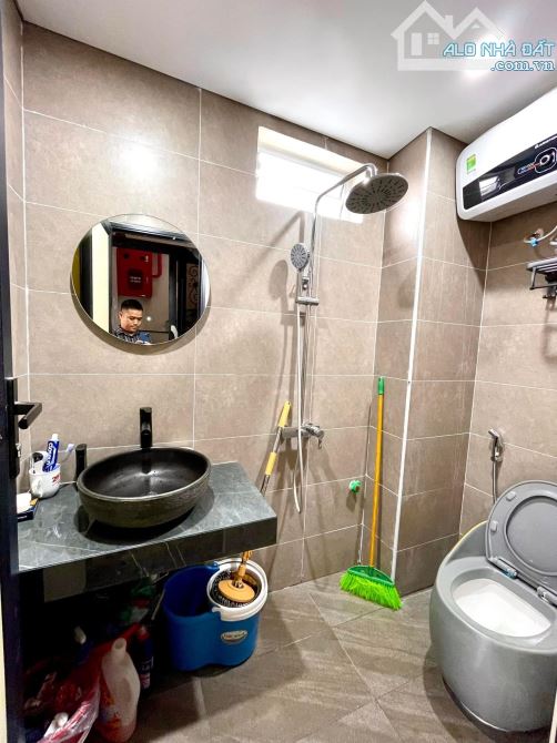 BÁN NHÀ Khương Trung, 7 tầng TM, mặt tiền khủng 6.3m, dt 93m2, 21.5 tỷ - 12