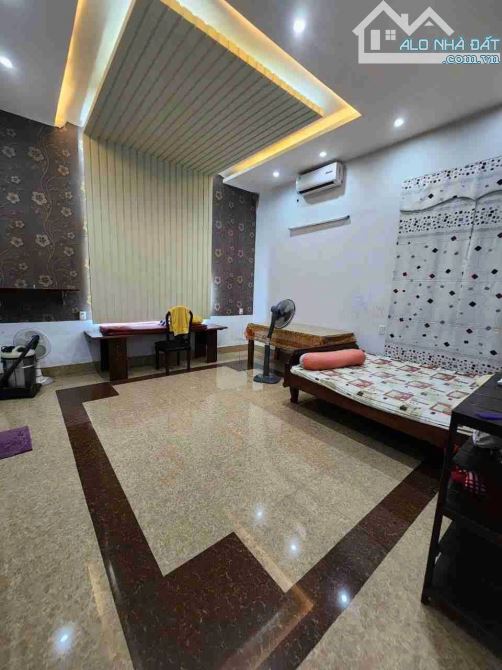 🔥Biệt thự 3 tầng 6P. Ngủ 455m2 nội thất gỗ quý hiếm- Cách Mạng Tháng 8- Đà Nẵng👉19,9 tỷ - 13