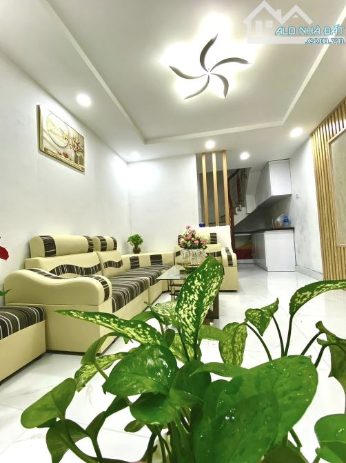 VÕ CHÍ CÔNG  TÂY HỒ 7 Tỷ 35m 5 TẦNG 2 THOÁNG NHÀ MỚI ĐẸP NỘI THẤT SANG TRỌNG VỀ Ở  LUÔN - 2