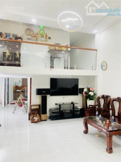 🏡 Bán nhà CMT8, Q.10, nở hậu hẻm sạch, nhỉnh 8.x tỷ! - 2