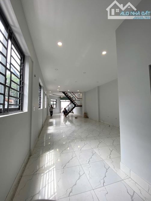 👉 HẺM XE TẢI THÔNG - LÊ VĂN QUỚI - BÌNH TÂN -114M2 - 3 TẦNG -5PN - CHỈ 5.7 TỶ. - 2