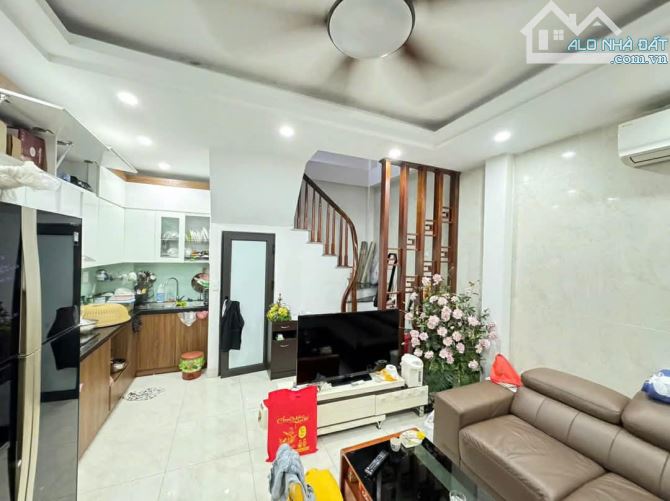 BÁN NHÀ LÔ GÓC NGỌC THỤY LONG BIÊN 6 tỷ 36m 5 tầng, MT 4m ô tô, kinh doanh, gần Hồng Tiến. - 2